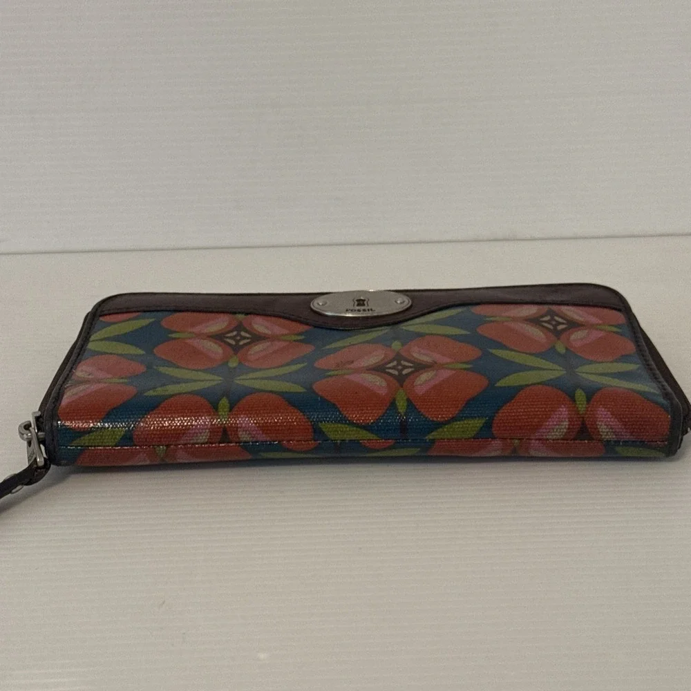 Fossil Key Wallet Brown Floral Coated Leather Zip Around 8x4 Cards Checkbook